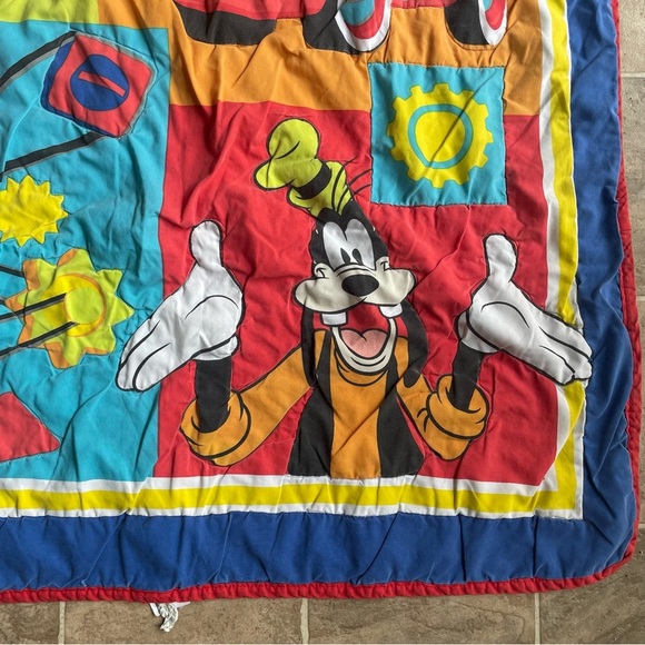 Mickey Disney Vintage Bedding Comforter - Picture 2 of 5